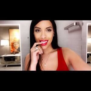 Meet your Posher, Vanessa